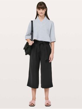 Lululemon goucho Noir Crop Wide Leg Pants size 4